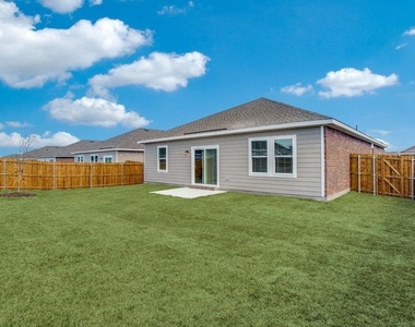 304 Briar Cove - Photo Thumbnail 9