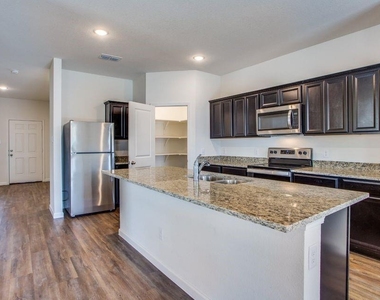 304 Briar Cove - Photo Thumbnail 1