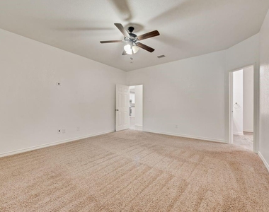 1816 Castle Creek Drive - Photo Thumbnail 16