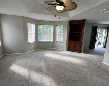 9070 Dupont Place - Photo Thumbnail 20