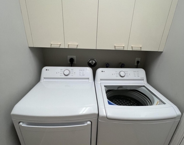 9070 Dupont Place - Photo Thumbnail 34