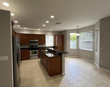 9070 Dupont Place - Photo Thumbnail 12