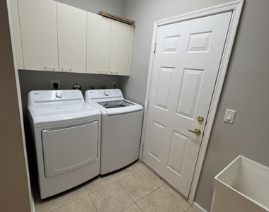 9070 Dupont Place - Photo Thumbnail 33