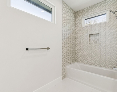 900 Haines Avenue - Photo Thumbnail 22