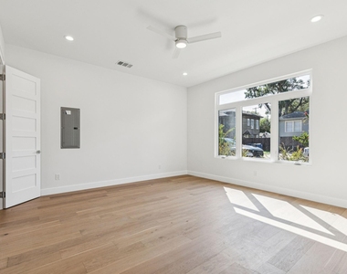 900 Haines Avenue - Photo Thumbnail 10