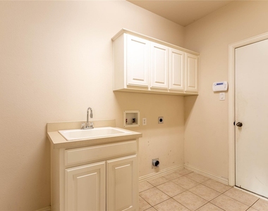 413 Brookmere Lane - Photo Thumbnail 10