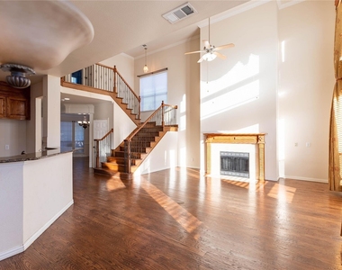 413 Brookmere Lane - Photo Thumbnail 5