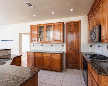 413 Brookmere Lane - Photo Thumbnail 3