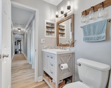 1066 Sw 25th Way - Photo Thumbnail 17