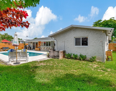 1066 Sw 25th Way - Photo Thumbnail 21