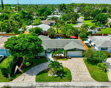 1066 Sw 25th Way - Photo Thumbnail 23