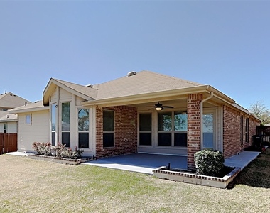 1025 Prairie Heights Drive - Photo Thumbnail 15