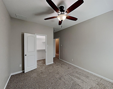 1025 Prairie Heights Drive - Photo Thumbnail 7