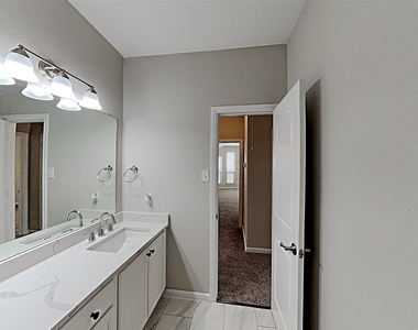 1025 Prairie Heights Drive - Photo Thumbnail 8