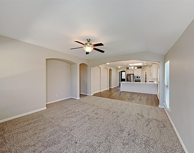 1025 Prairie Heights Drive - Photo Thumbnail 3