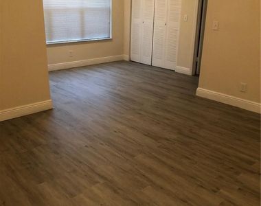 12400 Vista Isles Drive - Photo Thumbnail 6