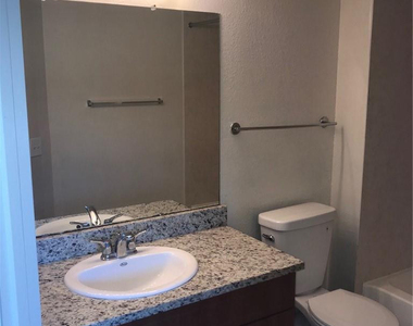 12400 Vista Isles Drive - Photo Thumbnail 10