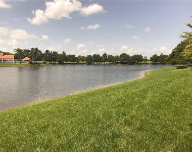 12400 Vista Isles Drive - Photo Thumbnail 18