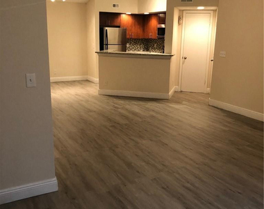 12400 Vista Isles Drive - Photo Thumbnail 4