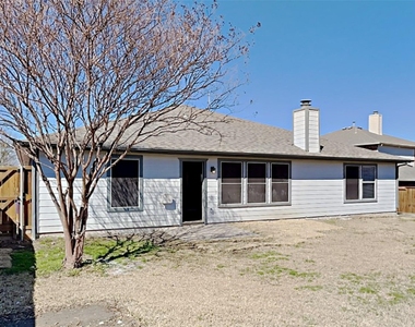 1210 Hampton Drive - Photo Thumbnail 17