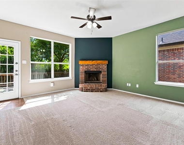 2833 Wakecrest Drive - Photo Thumbnail 8