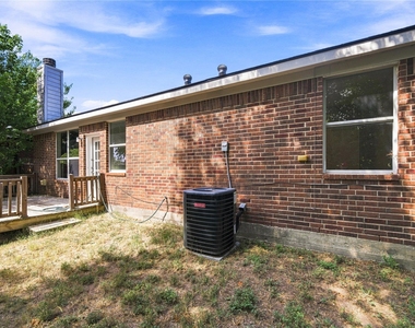 2833 Wakecrest Drive - Photo Thumbnail 21