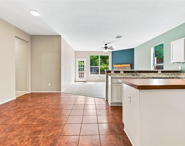 2833 Wakecrest Drive - Photo Thumbnail 5