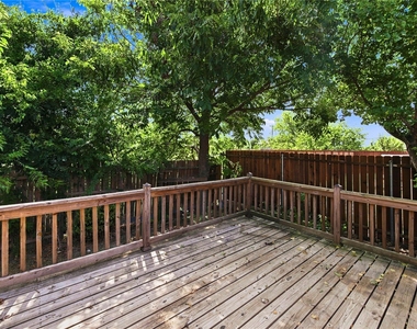 2833 Wakecrest Drive - Photo Thumbnail 20