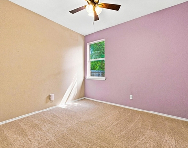 2833 Wakecrest Drive - Photo Thumbnail 15