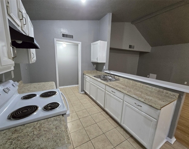 9571 Gonzales Drive - Photo Thumbnail 3