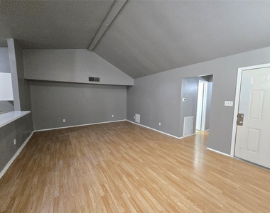 9571 Gonzales Drive - Photo Thumbnail 2
