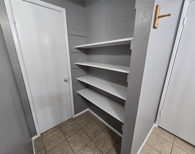9571 Gonzales Drive - Photo Thumbnail 8