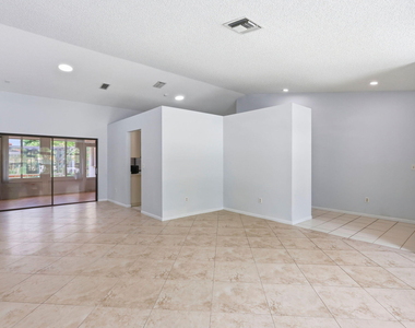 2171 Nw 76th Avenue - Photo Thumbnail 8