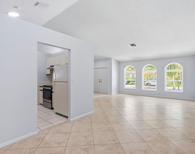 2171 Nw 76th Avenue - Photo Thumbnail 9
