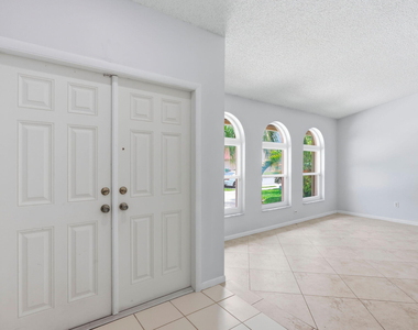 2171 Nw 76th Avenue - Photo Thumbnail 5