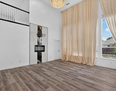 2112 Aster Trail - Photo Thumbnail 1