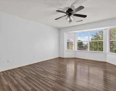 2112 Aster Trail - Photo Thumbnail 10