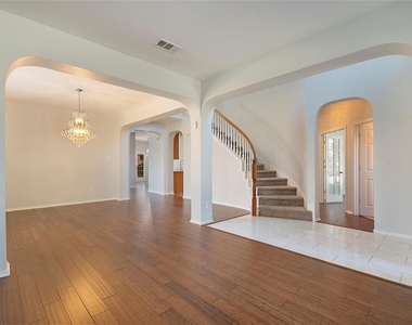 8172 Peacock Lane - Photo Thumbnail 3