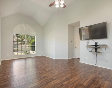 8172 Peacock Lane - Photo Thumbnail 14