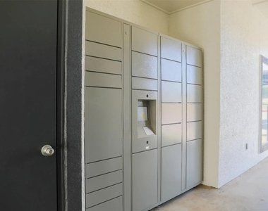 1600 N 9th Street - Photo Thumbnail 9