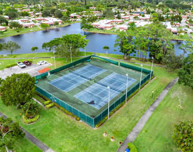 687 Marlboro Oval - Photo Thumbnail 21