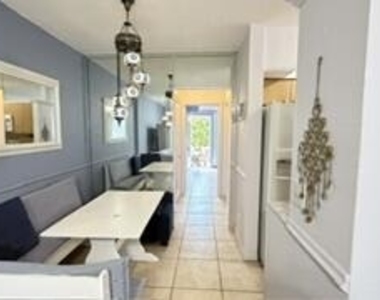 725 Sw 11th Avenue - Photo Thumbnail 2