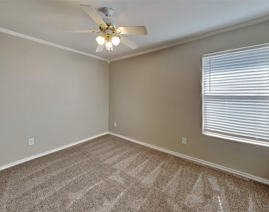 3205 Muleshoe Lane - Photo Thumbnail 13