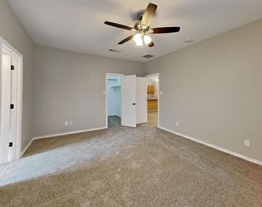 3205 Muleshoe Lane - Photo Thumbnail 9