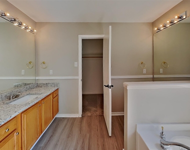 3205 Muleshoe Lane - Photo Thumbnail 10