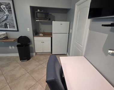 121 Dove Lake Drive - Photo Thumbnail 5