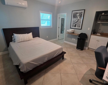 121 Dove Lake Drive - Photo Thumbnail 6
