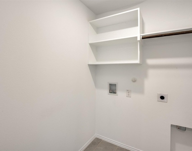 2816 Green Hill Way - Photo Thumbnail 11