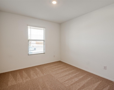 2816 Green Hill Way - Photo Thumbnail 5