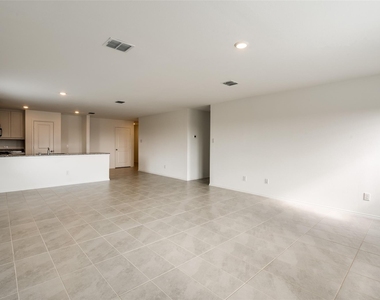 2816 Green Hill Way - Photo Thumbnail 2